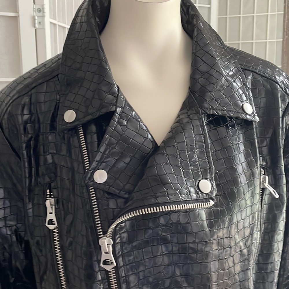 Faux Embossed Leather Cropped Moto Jacket Sz XL - Picture 2 of 6
